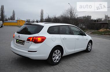 Универсал Opel Astra 2012 в Николаеве