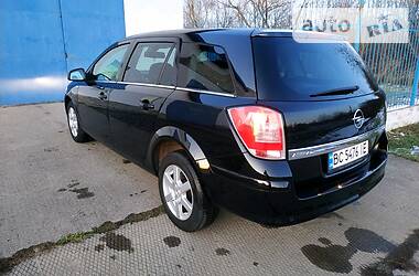 Універсал Opel Astra 2010 в Стрию