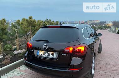 Универсал Opel Astra 2012 в Черновцах