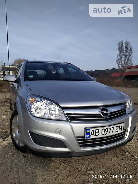 Универсал Opel Astra 2009 в Могилев-Подольске