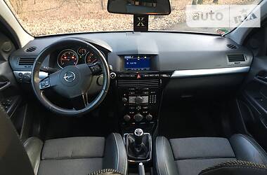 Универсал Opel Astra 2010 в Луцке