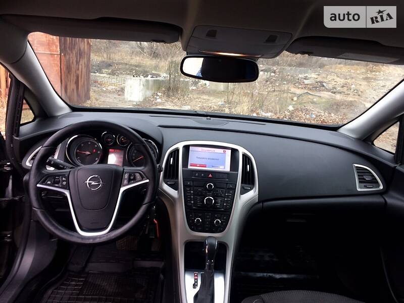 Універсал Opel Astra 2013 в Києві