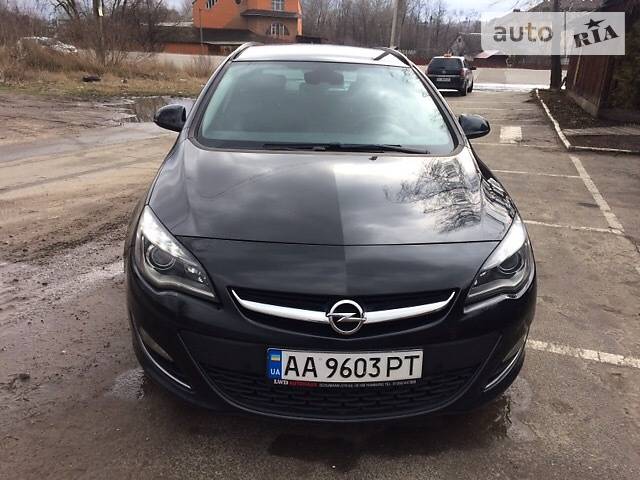 Універсал Opel Astra 2013 в Києві