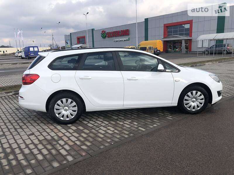 Універсал Opel Astra 2013 в Хусті