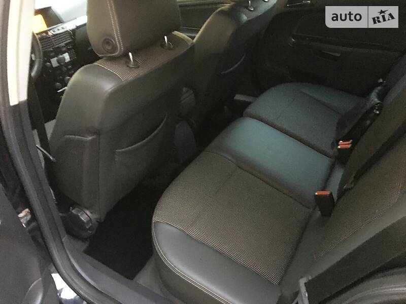Універсал Opel Astra 2008 в Луцьку