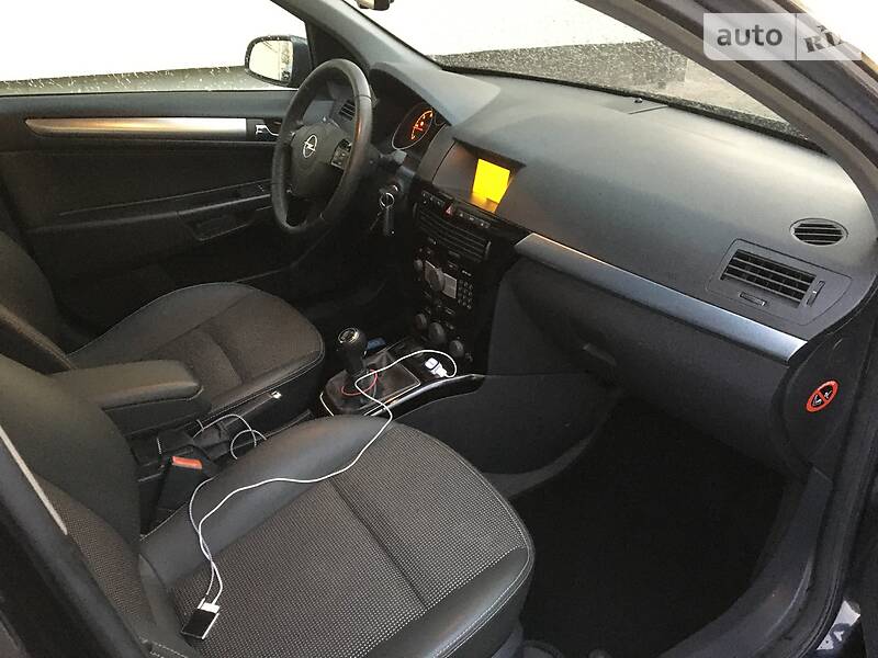 Універсал Opel Astra 2008 в Луцьку