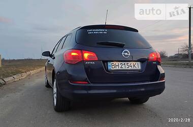 Универсал Opel Astra 2011 в Овидиополе