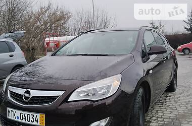 Універсал Opel Astra 2011 в 