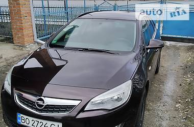 Універсал Opel Astra 2011 в 
