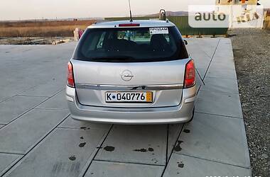 Универсал Opel Astra 2009 в Хусте