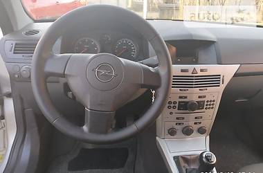 Универсал Opel Astra 2009 в Хусте