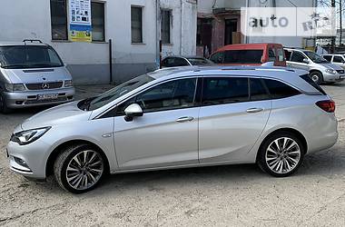 Универсал Opel Astra 2016 в Черновцах