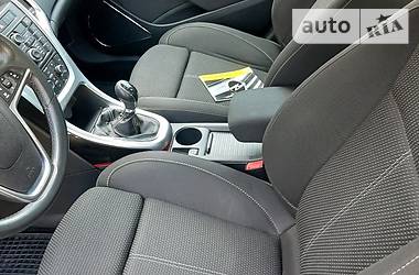 Универсал Opel Astra 2012 в 