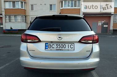 Універсал Opel Astra 2016 в 
