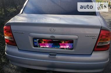 Седан Opel Astra 2004 в 