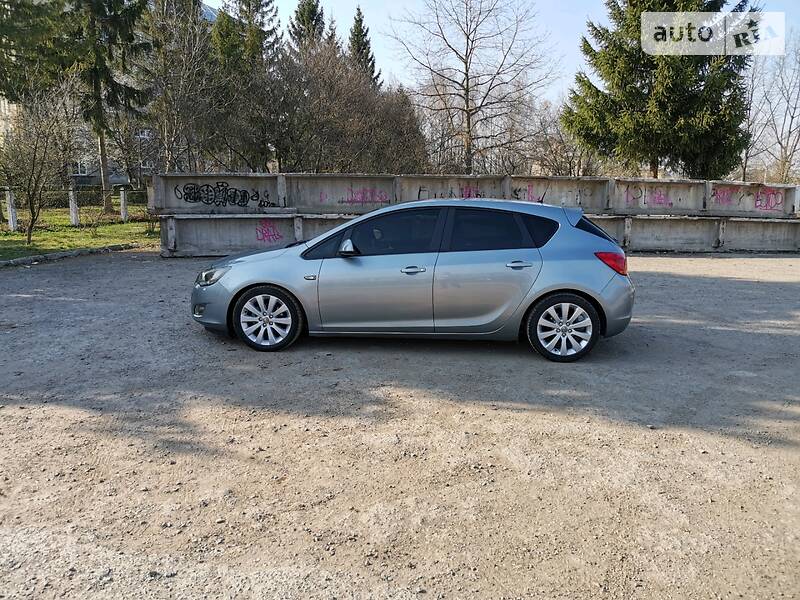 Хетчбек Opel Astra 2011 в Івано-Франківську фото 5 Хетчбек Opel Astra 2011 в Івано-Франківську