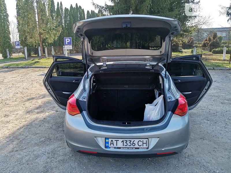 Хетчбек Opel Astra 2011 в Івано-Франківську фото 13 Хетчбек Opel Astra 2011 в Івано-Франківську