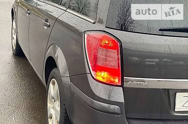 Універсал Opel Astra 2010 в 