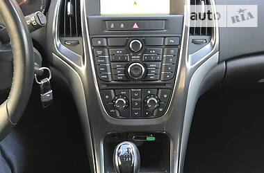 Універсал Opel Astra 2012 в 