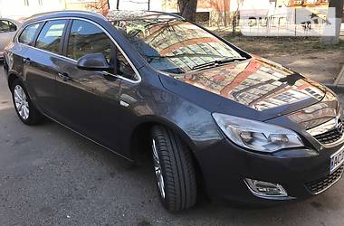 Універсал Opel Astra 2012 в 