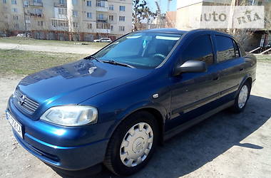 Седан Opel Astra 2005 в 
