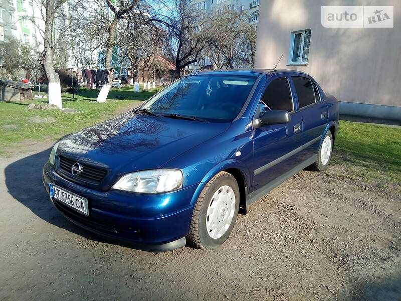 Седан Opel Astra 2005 в Ивано-Франковске