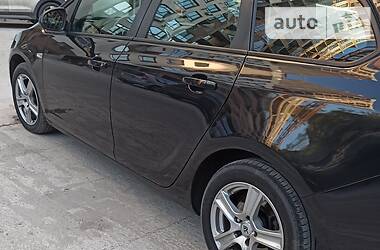 Універсал Opel Astra 2012 в 