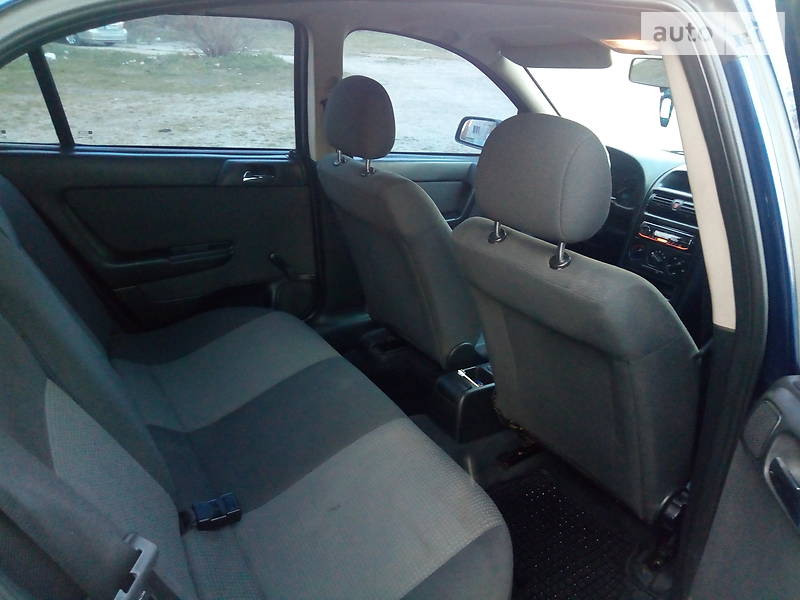 Седан Opel Astra 2005 в Ивано-Франковске