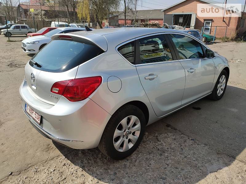 Хетчбек Opel Astra 2014 в Львові