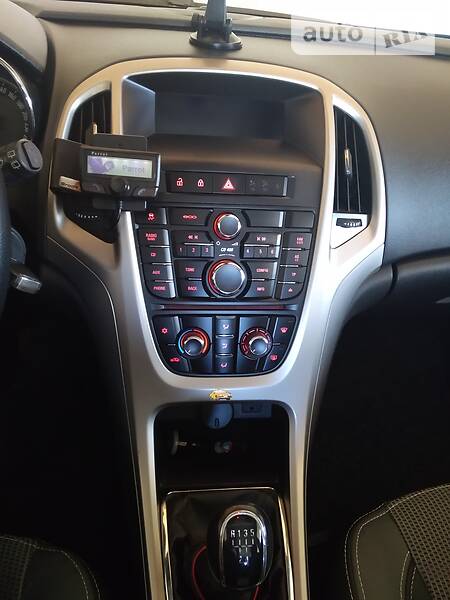 Универсал Opel Astra 2011 в Коломые