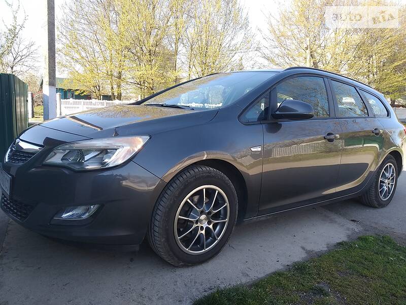 Универсал Opel Astra 2011 в Коломые