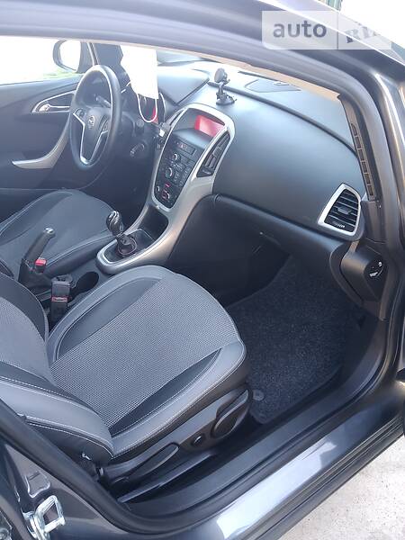 Универсал Opel Astra 2011 в Коломые