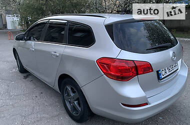 Універсал Opel Astra 2011 в 