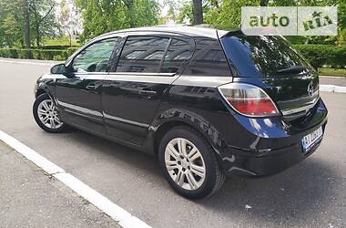 Хэтчбек Opel Astra 2008 в 