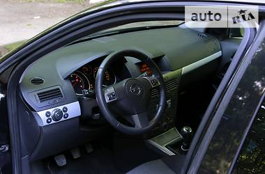 Хетчбек Opel Astra 2005 в 