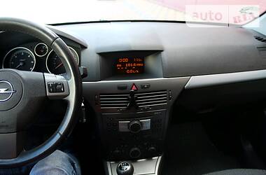 Хетчбек Opel Astra 2005 в 