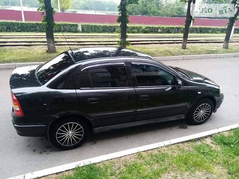 Седан Opel Astra 2007 в Каменском