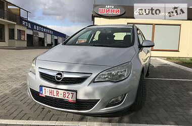 Универсал Opel Astra 2011 в Луцке