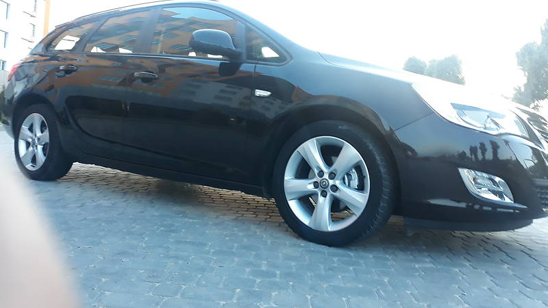 Універсал Opel Astra 2011 в Вінниці