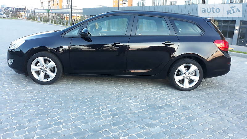Універсал Opel Astra 2011 в Вінниці