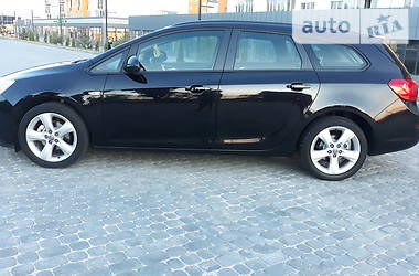 Універсал Opel Astra 2011 в 