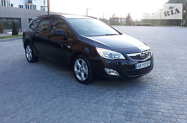 Універсал Opel Astra 2011 в 