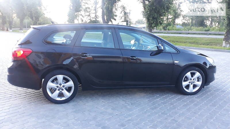 Універсал Opel Astra 2011 в Вінниці