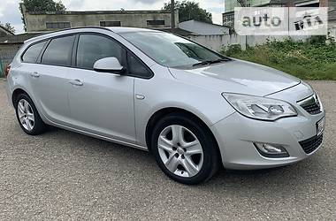 Універсал Opel Astra 2011 в 