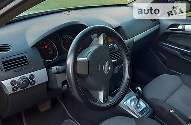Хетчбек Opel Astra 2005 в 