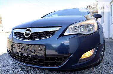 Универсал Opel Astra 2012 в Дрогобыче