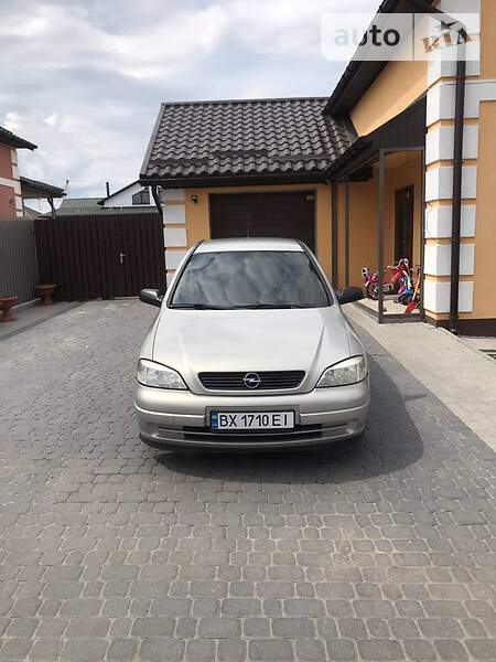 Седан Opel Astra 2006 в Хмельницькому