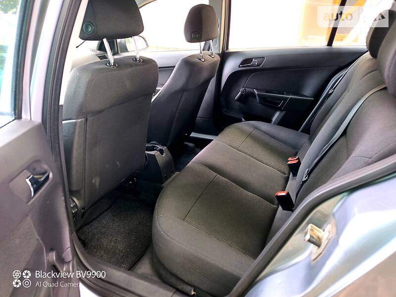 Хетчбек Opel Astra 2009 в Тячеві фото 5 Хетчбек Opel Astra 2009 в Тячеві