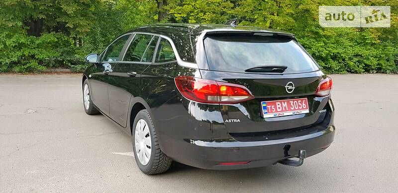 Універсал Opel Astra 2017 в Луцьку
