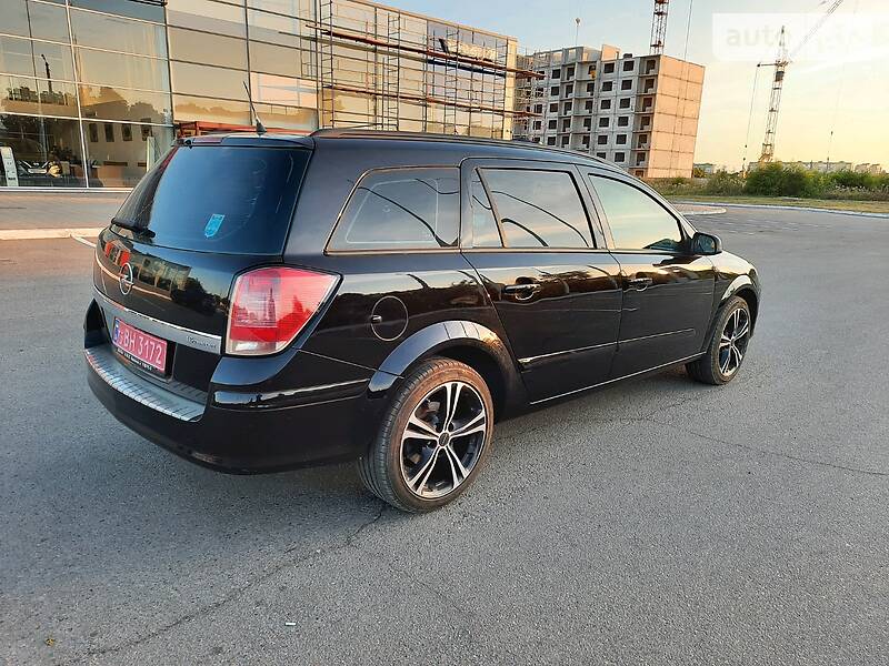 Універсал Opel Astra 2006 в Полтаві